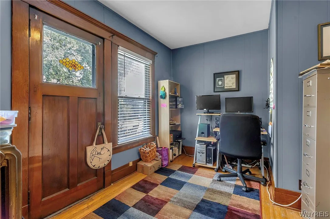 Upper apartment