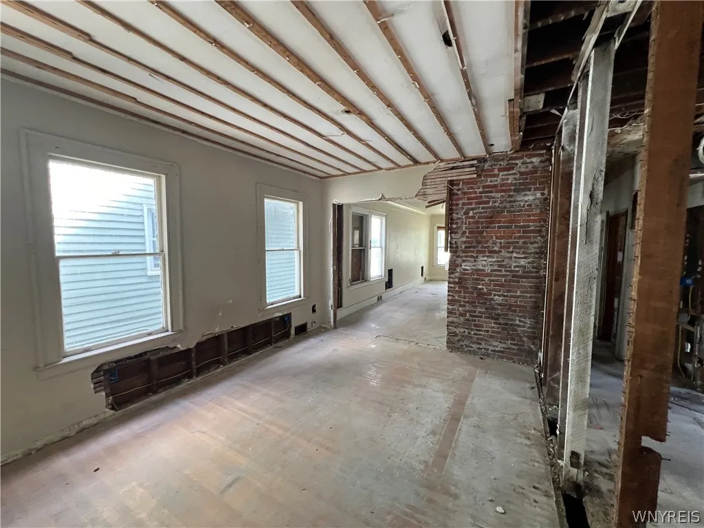 348 Baynes Street, Buffalo, New York 14213, Buffalo, New York 14213, 5 Bedrooms Bedrooms, 12 Rooms Rooms,1 BathroomBathrooms,Residential,Closed,348 Baynes Street, Buffalo, New York 14213,0,B1549496