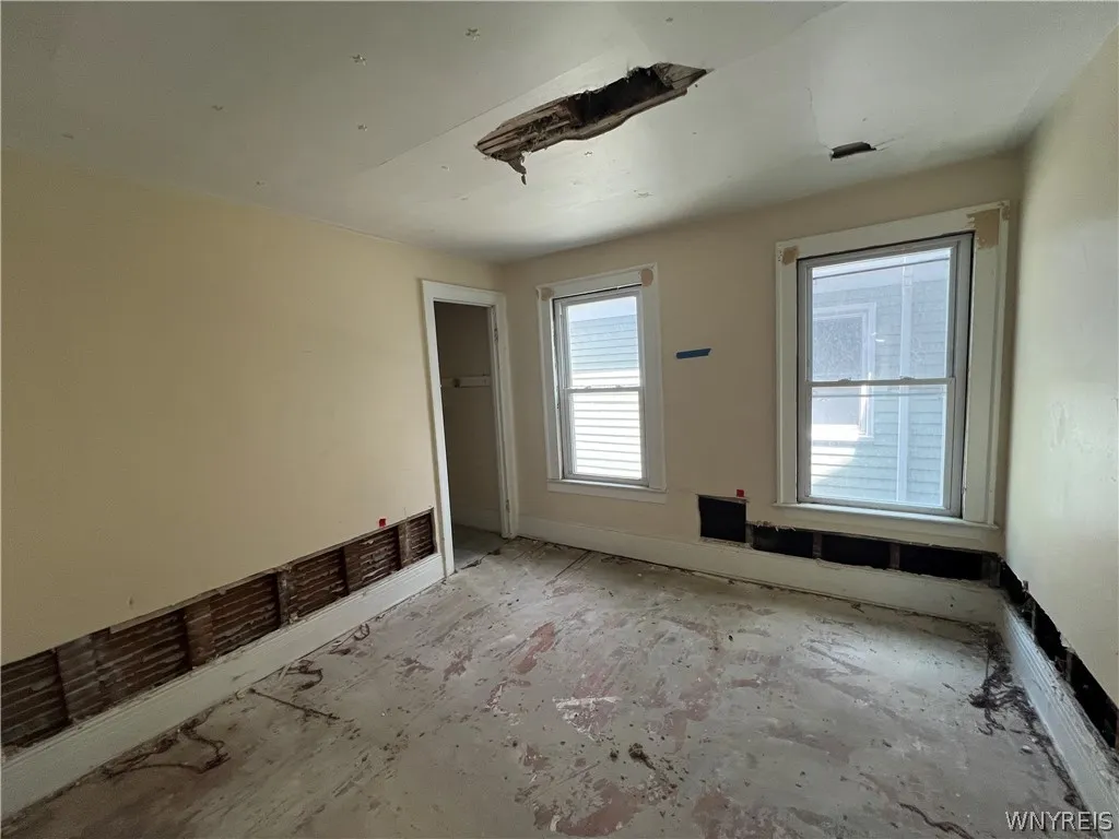 348 Baynes Street, Buffalo, New York 14213, Buffalo, New York 14213, 5 Bedrooms Bedrooms, 12 Rooms Rooms,1 BathroomBathrooms,Residential,Closed,348 Baynes Street, Buffalo, New York 14213,0,B1549496