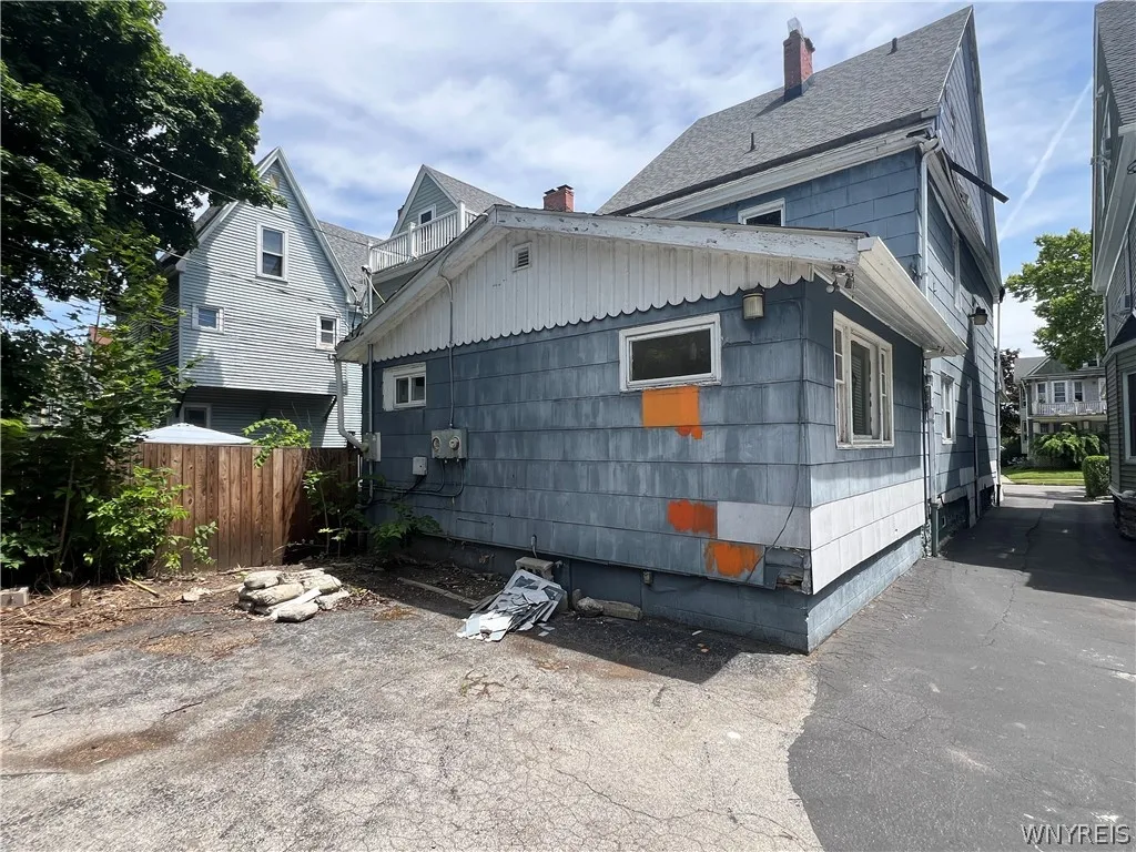348 Baynes Street, Buffalo, New York 14213, Buffalo, New York 14213, 5 Bedrooms Bedrooms, 12 Rooms Rooms,1 BathroomBathrooms,Residential,Closed,348 Baynes Street, Buffalo, New York 14213,0,B1549496