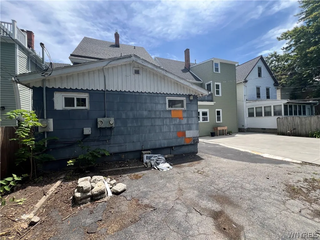 348 Baynes Street, Buffalo, New York 14213, Buffalo, New York 14213, 5 Bedrooms Bedrooms, 12 Rooms Rooms,1 BathroomBathrooms,Residential,Closed,348 Baynes Street, Buffalo, New York 14213,0,B1549496
