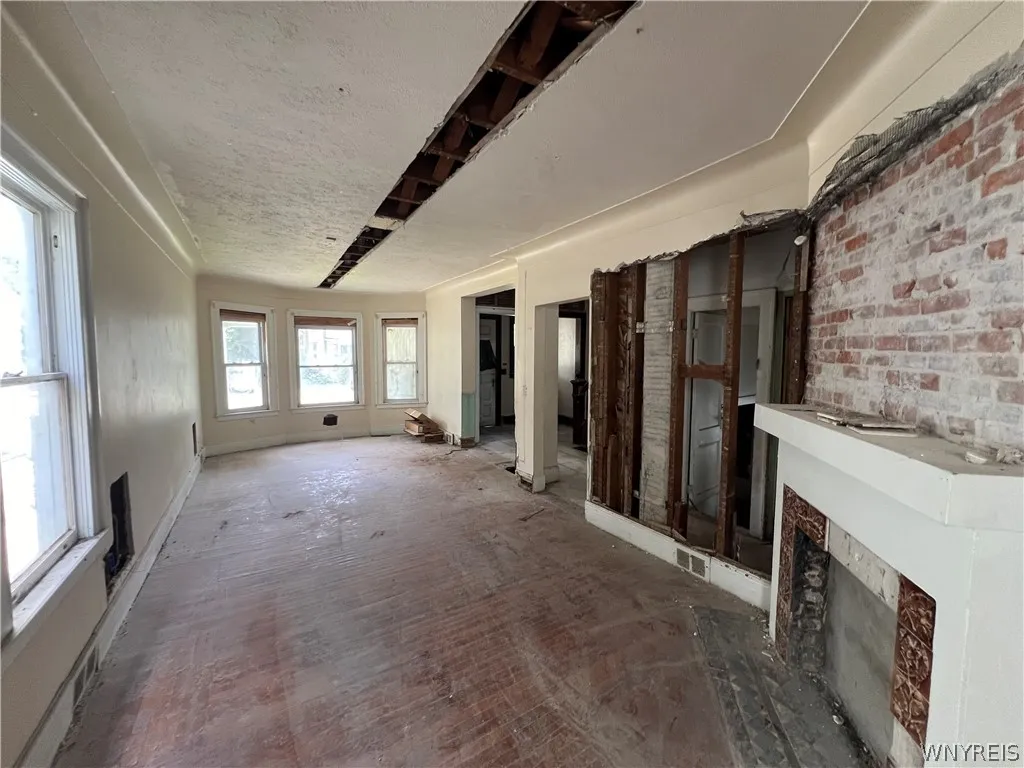 348 Baynes Street, Buffalo, New York 14213, Buffalo, New York 14213, 5 Bedrooms Bedrooms, 12 Rooms Rooms,1 BathroomBathrooms,Residential,Closed,348 Baynes Street, Buffalo, New York 14213,0,B1549496