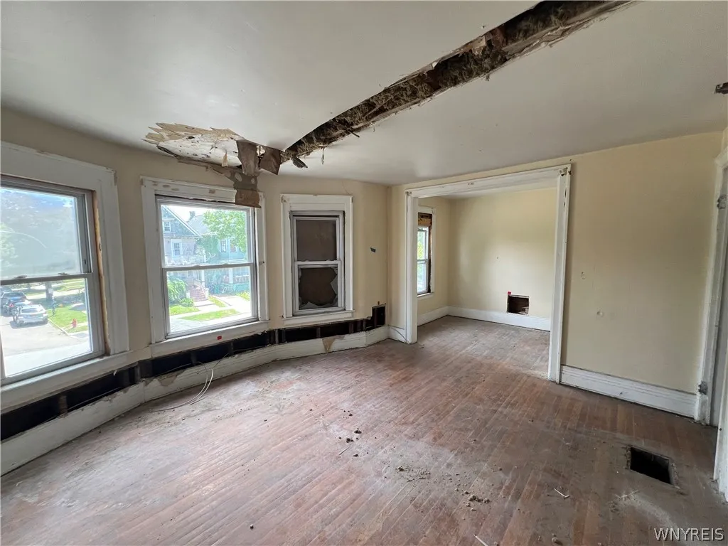 348 Baynes Street, Buffalo, New York 14213, Buffalo, New York 14213, 5 Bedrooms Bedrooms, 12 Rooms Rooms,1 BathroomBathrooms,Residential,Closed,348 Baynes Street, Buffalo, New York 14213,0,B1549496