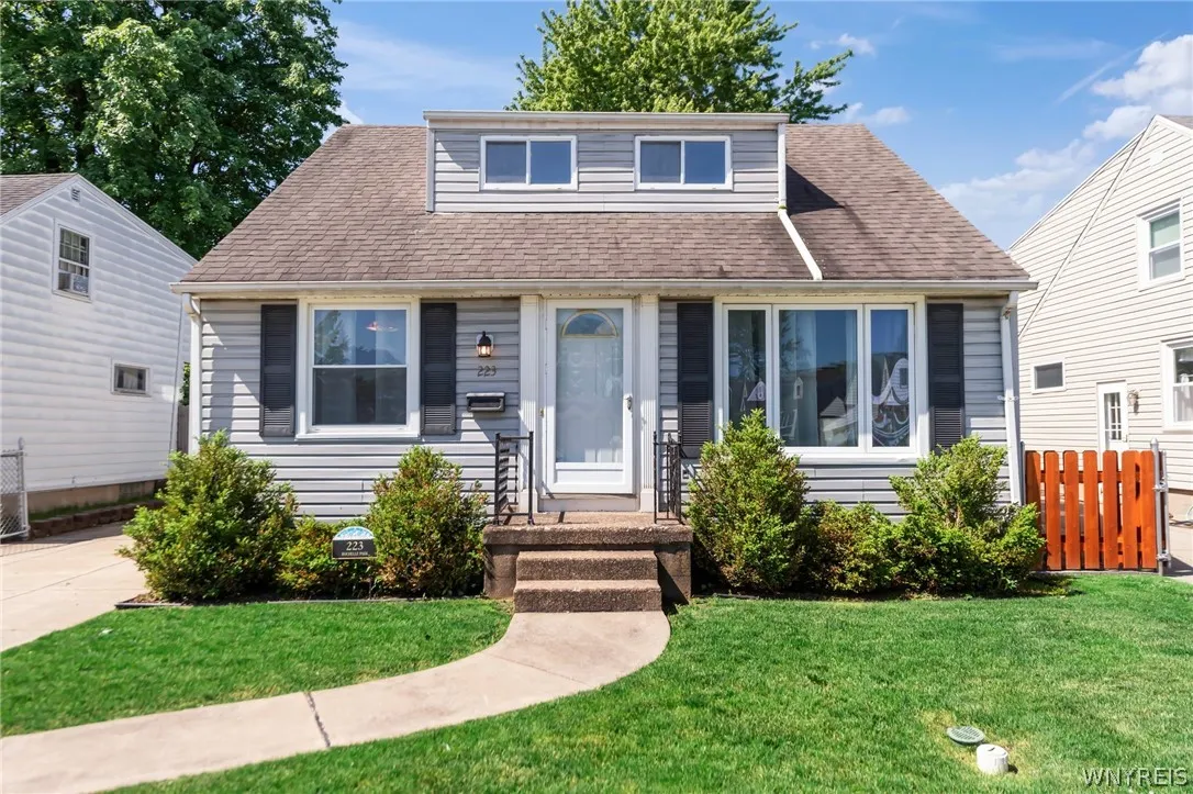 223 Rochelle Park, Tonawanda-town, New York 14150, Tonawanda, New York 14150, 3 Bedrooms Bedrooms, 8 Rooms Rooms,1 BathroomBathrooms,Residential,Closed,223 Rochelle Park, Tonawanda-town, New York 14150,0,B1551091
