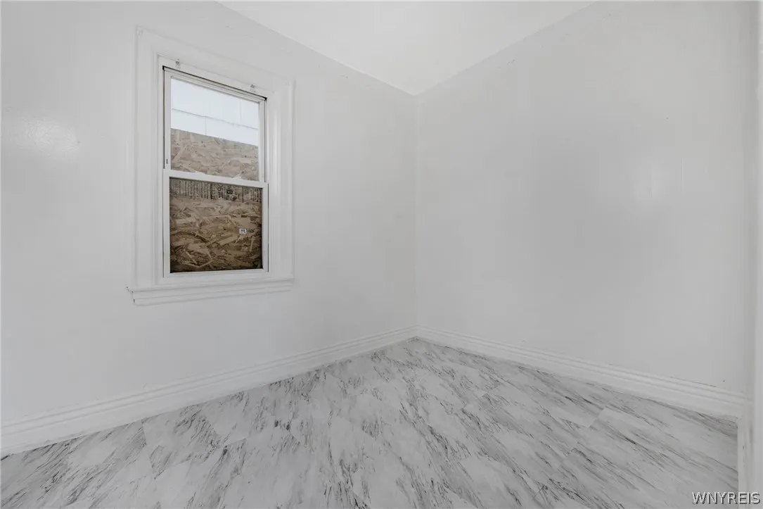 878 Clinton Street, Buffalo, New York 14210, Buffalo, New York 14210, 6 Bedrooms Bedrooms, ,2 BathroomsBathrooms,Residential,Closed,878 Clinton Street, Buffalo, New York 14210,0,B1551682
