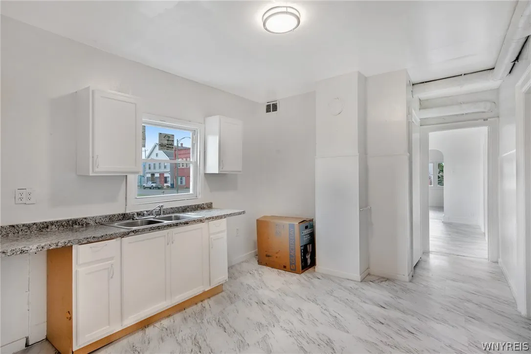 878 Clinton Street, Buffalo, New York 14210, Buffalo, New York 14210, 6 Bedrooms Bedrooms, ,2 BathroomsBathrooms,Residential,Closed,878 Clinton Street, Buffalo, New York 14210,0,B1551682