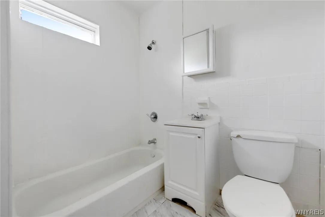 878 Clinton Street, Buffalo, New York 14210, Buffalo, New York 14210, 6 Bedrooms Bedrooms, ,2 BathroomsBathrooms,Residential,Closed,878 Clinton Street, Buffalo, New York 14210,0,B1551682