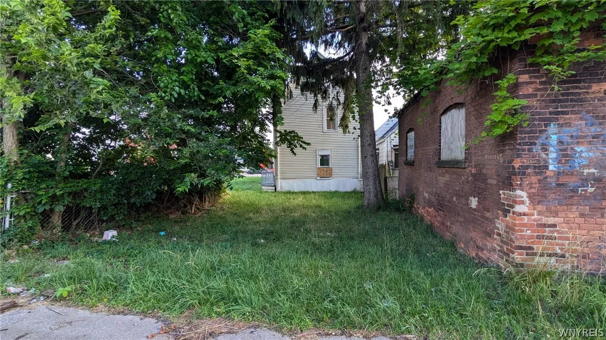 878 Clinton Street, Buffalo, New York 14210, Buffalo, New York 14210, 6 Bedrooms Bedrooms, ,2 BathroomsBathrooms,Residential,Closed,878 Clinton Street, Buffalo, New York 14210,0,B1551682
