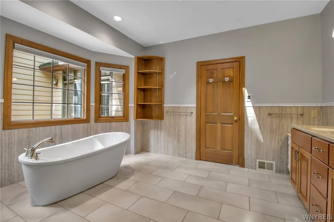 50 Hillsboro Drive, Orchard Park, New York 14127, Orchard Park, New York 14127, 4 Bedrooms Bedrooms, 14 Rooms Rooms,3 BathroomsBathrooms,Residential,Closed,50 Hillsboro Drive, Orchard Park, New York 14127,0,B1550235