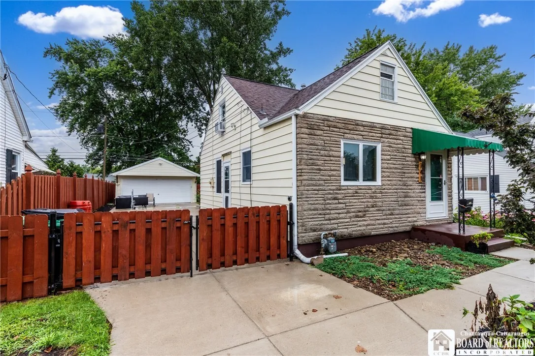 741 Harrison Avenue, Tonawanda-town, New York 1422, Tonawanda, New York 14223, 3 Bedrooms Bedrooms, 7 Rooms Rooms,2 BathroomsBathrooms,Residential,Closed,741 Harrison Avenue, Tonawanda-town, New York 1422,0,R1551689