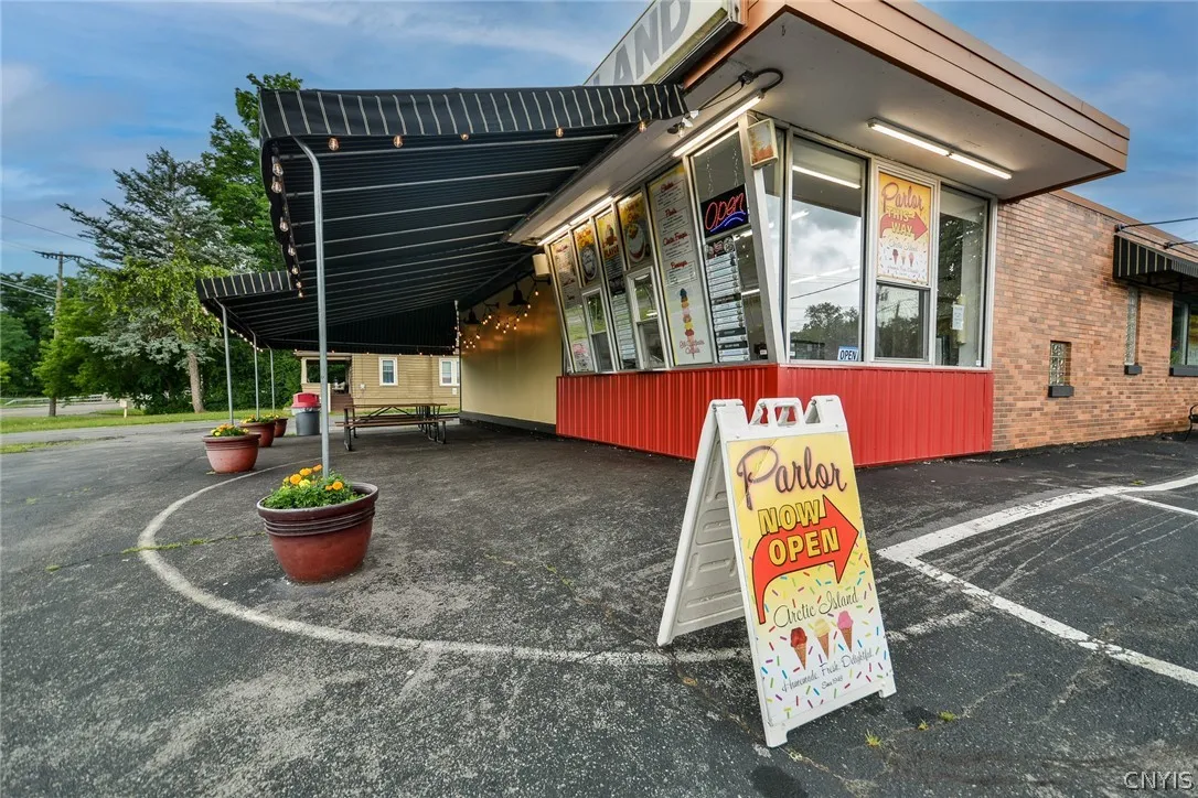 210 West Seneca Turnpike, Syracuse, New York 13205, Syracuse, New York 13205, ,Commercial Sale,For Sale,210 West Seneca Turnpike, Syracuse, New York 13205,0,S1551643