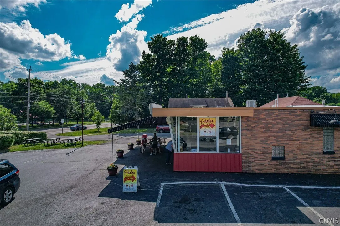 210 West Seneca Turnpike, Syracuse, New York 13205, Syracuse, New York 13205, ,Commercial Sale,For Sale,210 West Seneca Turnpike, Syracuse, New York 13205,0,S1551643
