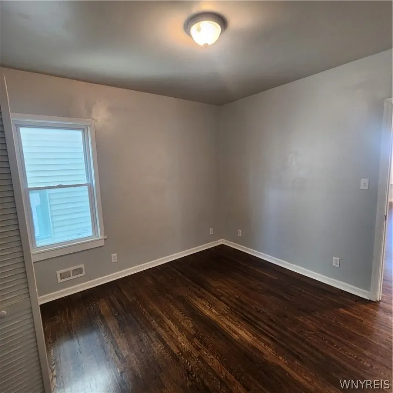 515 Ontario Street, Buffalo, New York 14207, Buffalo, New York 14207, 6 Bedrooms Bedrooms, ,2 BathroomsBathrooms,Residential,Closed,515 Ontario Street, Buffalo, New York 14207,0,B1551935