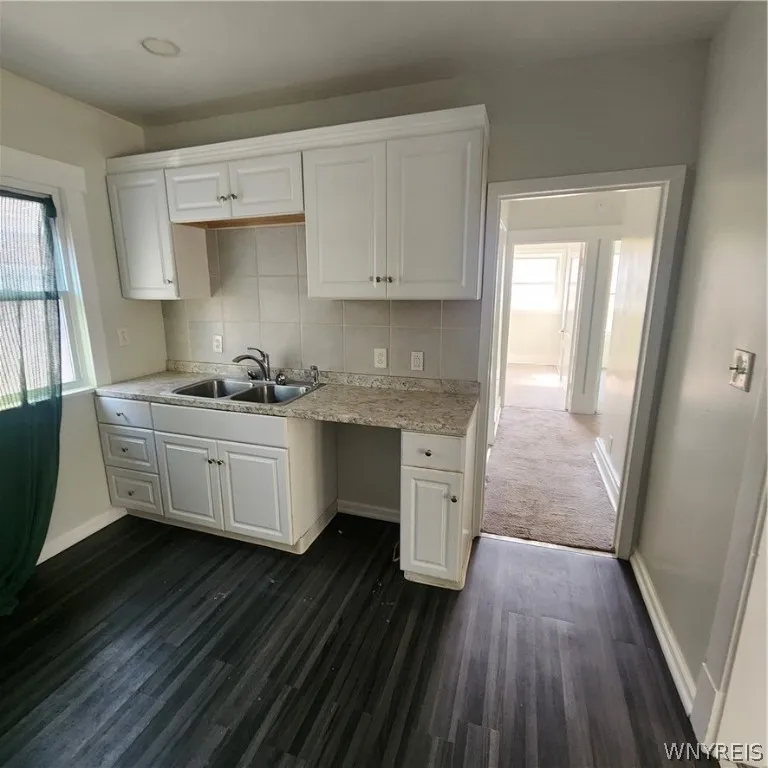 515 Ontario Street, Buffalo, New York 14207, Buffalo, New York 14207, 6 Bedrooms Bedrooms, ,2 BathroomsBathrooms,Residential,Closed,515 Ontario Street, Buffalo, New York 14207,0,B1551935