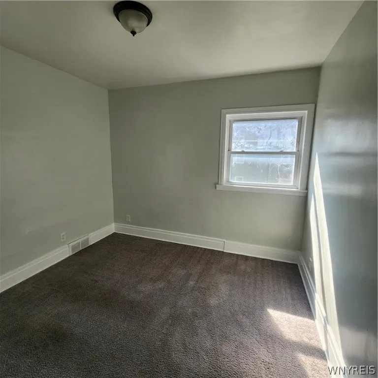 515 Ontario Street, Buffalo, New York 14207, Buffalo, New York 14207, 6 Bedrooms Bedrooms, ,2 BathroomsBathrooms,Residential,Closed,515 Ontario Street, Buffalo, New York 14207,0,B1551935