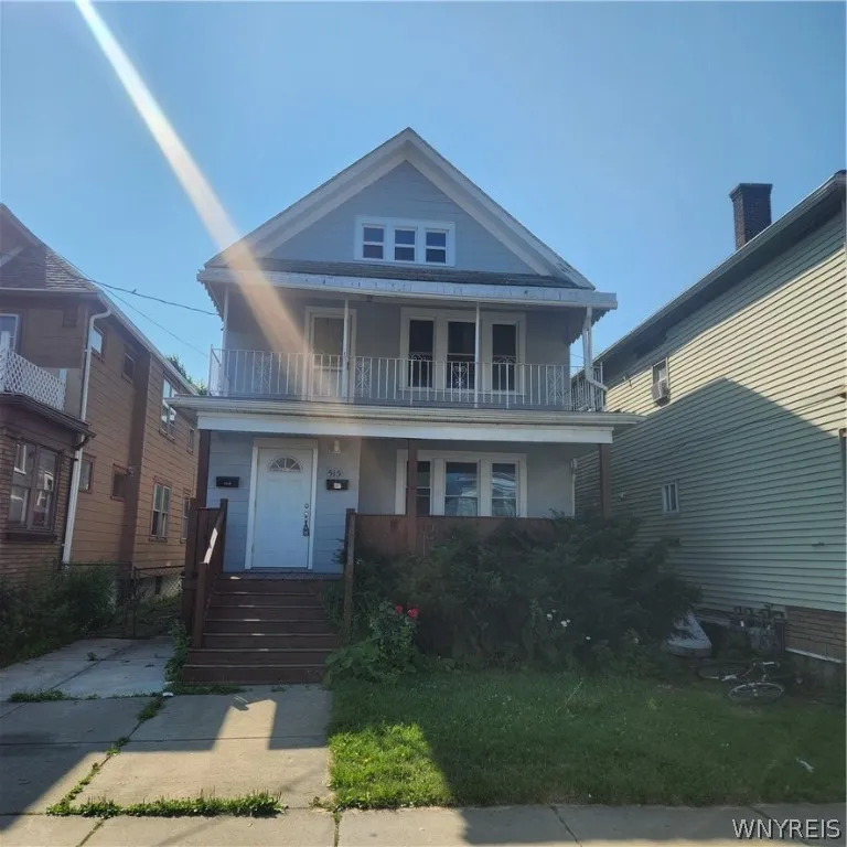 515 Ontario Street, Buffalo, New York 14207, Buffalo, New York 14207, 6 Bedrooms Bedrooms, ,2 BathroomsBathrooms,Residential,Closed,515 Ontario Street, Buffalo, New York 14207,0,B1551935