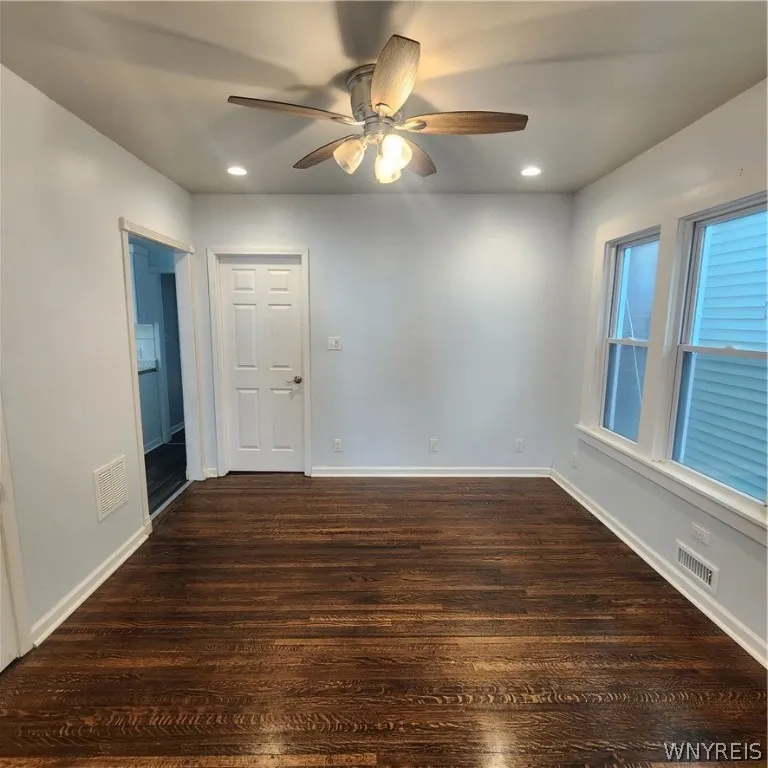 515 Ontario Street, Buffalo, New York 14207, Buffalo, New York 14207, 6 Bedrooms Bedrooms, ,2 BathroomsBathrooms,Residential,Closed,515 Ontario Street, Buffalo, New York 14207,0,B1551935