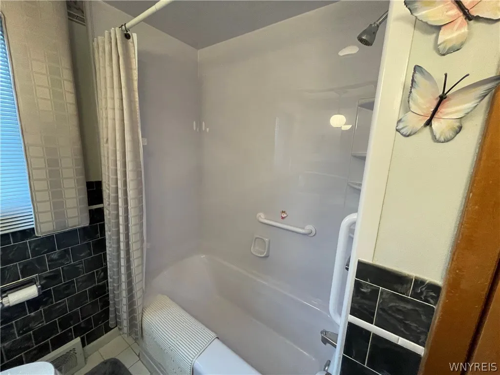 227 Athens Boulevard, Tonawanda-town, New York 142, Tonawanda, New York 14223, 3 Bedrooms Bedrooms, 7 Rooms Rooms,2 BathroomsBathrooms,Residential,Closed,227 Athens Boulevard, Tonawanda-town, New York 142,0,B1552252