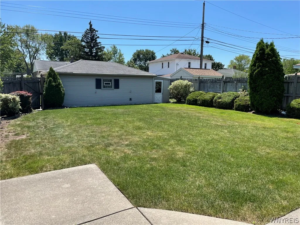 227 Athens Boulevard, Tonawanda-town, New York 142, Tonawanda, New York 14223, 3 Bedrooms Bedrooms, 7 Rooms Rooms,2 BathroomsBathrooms,Residential,Closed,227 Athens Boulevard, Tonawanda-town, New York 142,0,B1552252