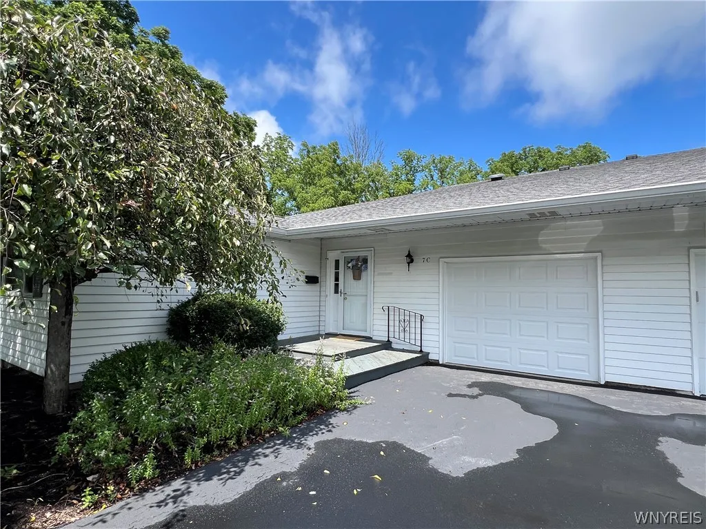 5861 Goodrich Road 7c, Clarence, New York 14032, Clarence, New York 14032, 2 Bedrooms Bedrooms, 5 Rooms Rooms,2 BathroomsBathrooms,Residential,Closed,5861 Goodrich Road 7c, Clarence, New York 14032,0,B1552552