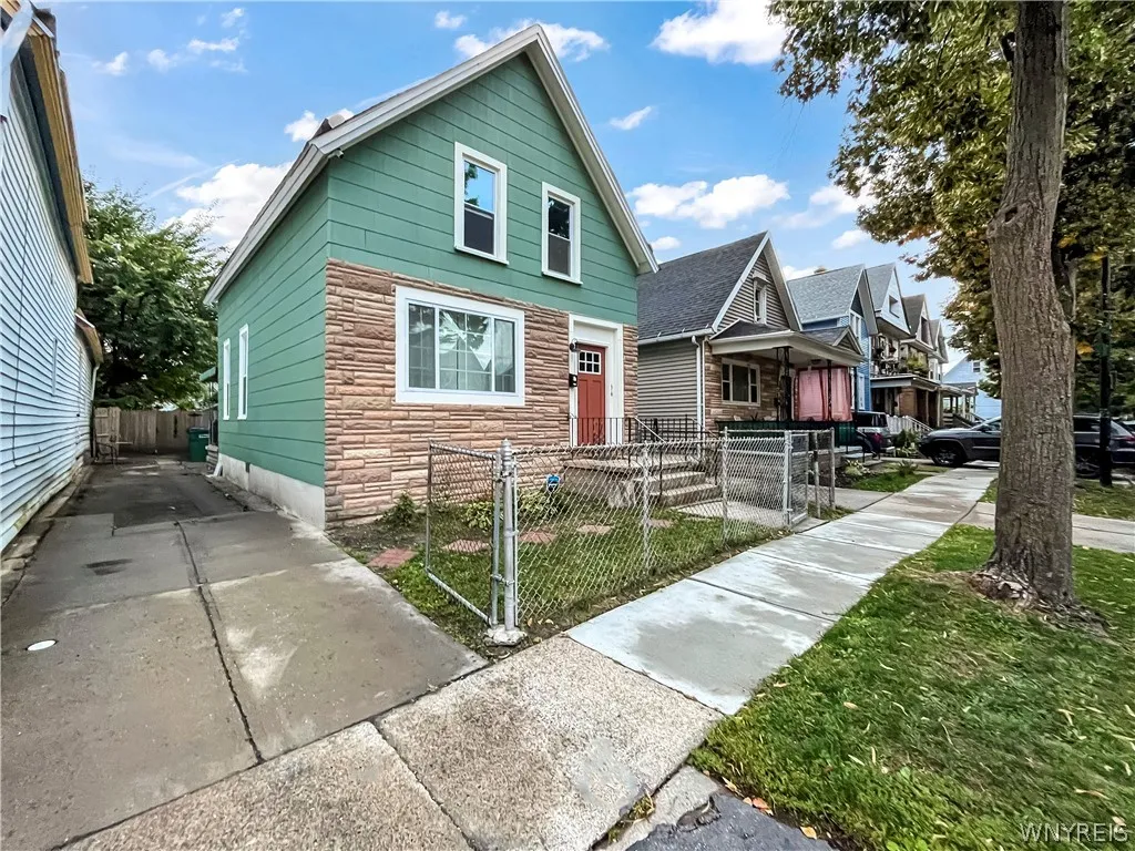 36 19th Street, Buffalo, New York 14213, Buffalo, New York 14213, 4 Bedrooms Bedrooms, 8 Rooms Rooms,1 BathroomBathrooms,Residential Lease,Closed,36 19th Street, Buffalo, New York 14213,0,B1552054