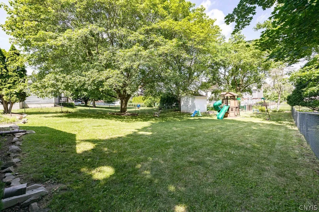 112 Crabapple Lane, Geddes, New York 13219, Geddes, New York 13219, 4 Bedrooms Bedrooms, 9 Rooms Rooms,2 BathroomsBathrooms,Residential,Closed,112 Crabapple Lane, Geddes, New York 13219,0,S1550582
