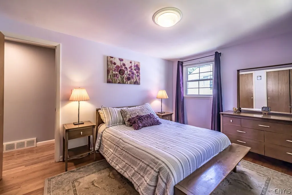 Any guest would love to stay here in this cozy bedroom.