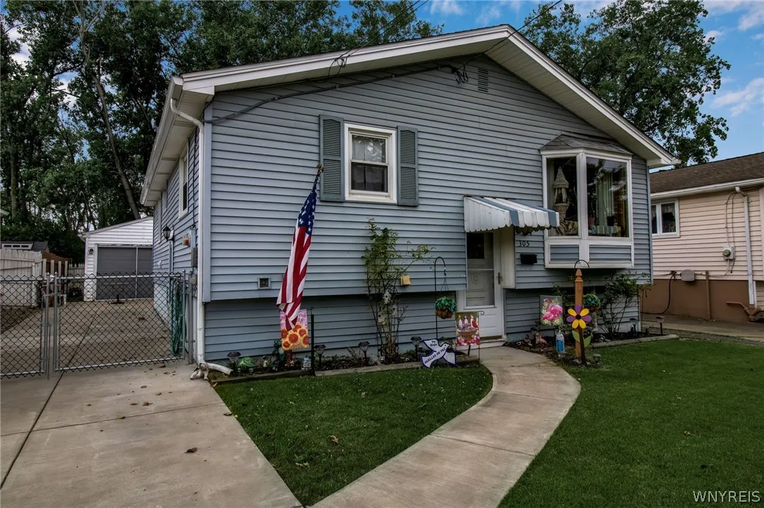 305 Marilla Street, Buffalo, New York 14220, Buffalo, New York 14220, 3 Bedrooms Bedrooms, 5 Rooms Rooms,1 BathroomBathrooms,Residential,Closed,305 Marilla Street, Buffalo, New York 14220,0,B1552645