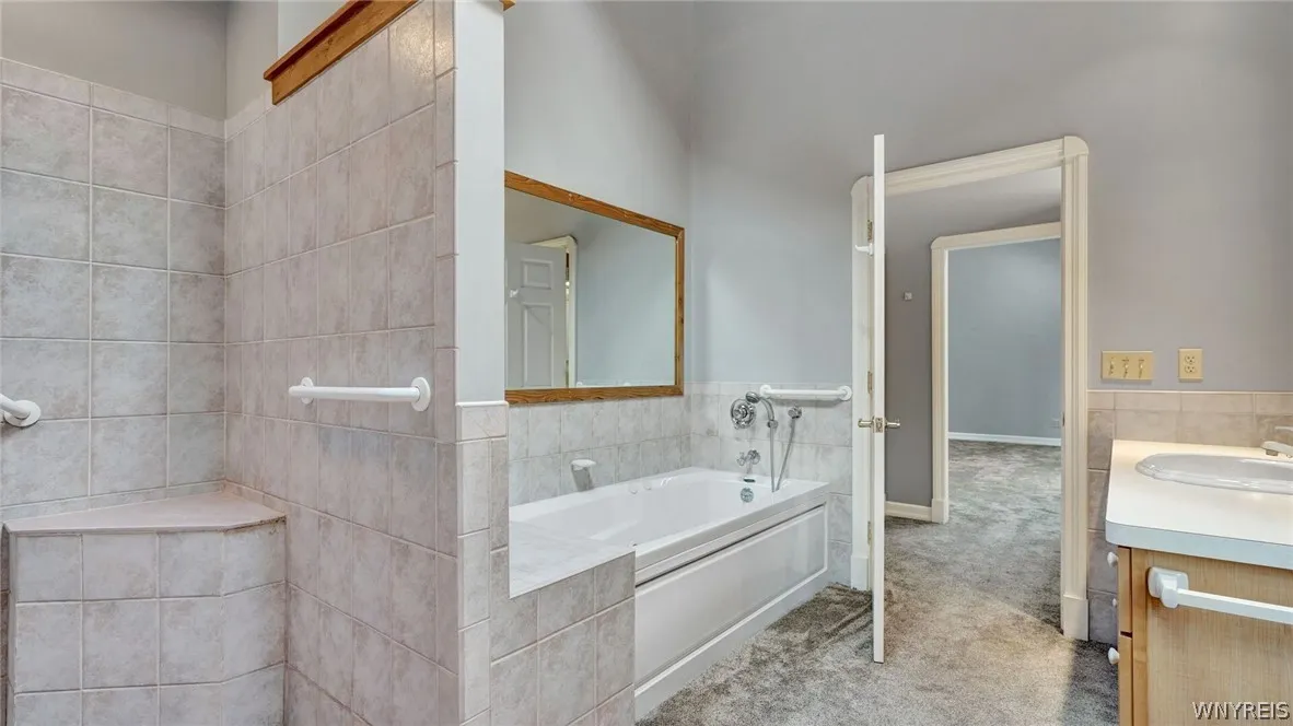28 Highland Drive, Aurora, New York 14052, Aurora, New York 14052, 5 Bedrooms Bedrooms, 10 Rooms Rooms,3 BathroomsBathrooms,Residential,Closed,28 Highland Drive, Aurora, New York 14052,0,B1552266