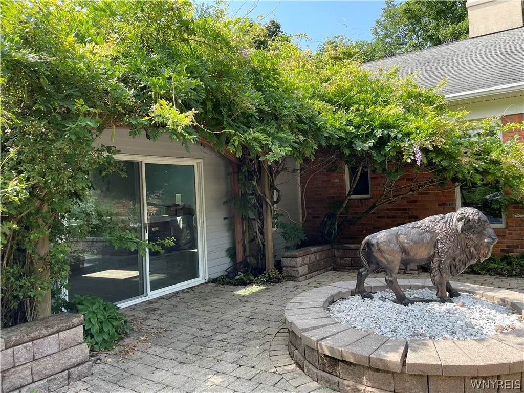 28 Highland Drive, Aurora, New York 14052, Aurora, New York 14052, 5 Bedrooms Bedrooms, 10 Rooms Rooms,3 BathroomsBathrooms,Residential,Closed,28 Highland Drive, Aurora, New York 14052,0,B1552266