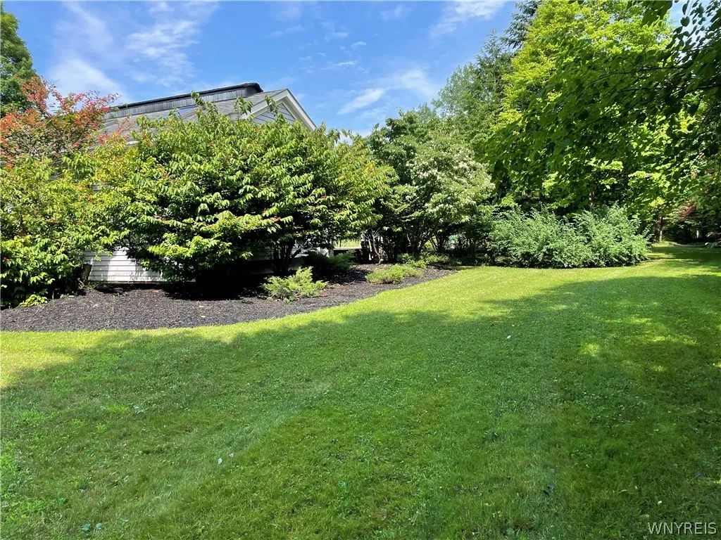 28 Highland Drive, Aurora, New York 14052, Aurora, New York 14052, 5 Bedrooms Bedrooms, 10 Rooms Rooms,3 BathroomsBathrooms,Residential,Closed,28 Highland Drive, Aurora, New York 14052,0,B1552266