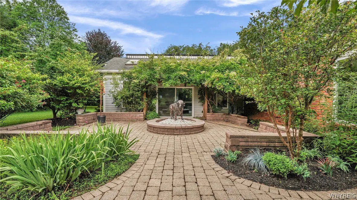 28 Highland Drive, Aurora, New York 14052, Aurora, New York 14052, 5 Bedrooms Bedrooms, 10 Rooms Rooms,3 BathroomsBathrooms,Residential,Closed,28 Highland Drive, Aurora, New York 14052,0,B1552266