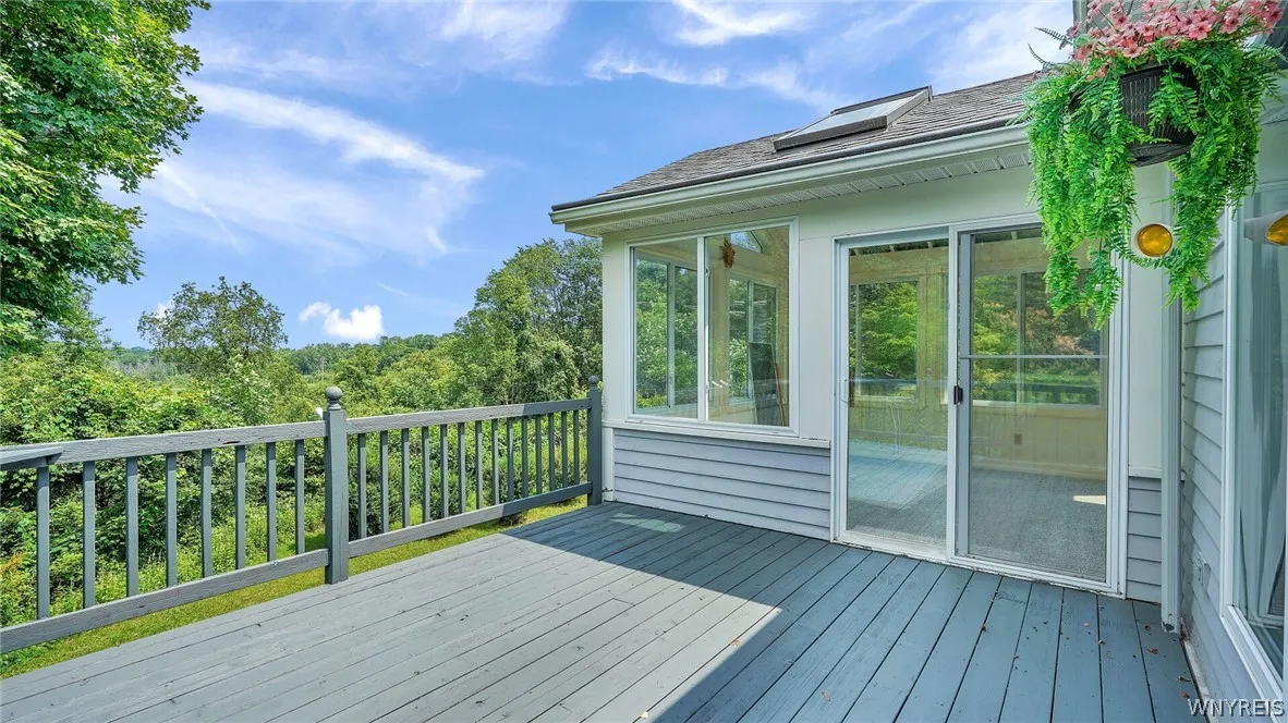 28 Highland Drive, Aurora, New York 14052, Aurora, New York 14052, 5 Bedrooms Bedrooms, 10 Rooms Rooms,3 BathroomsBathrooms,Residential,Closed,28 Highland Drive, Aurora, New York 14052,0,B1552266