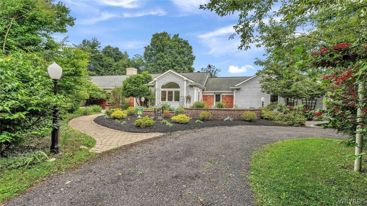 28 Highland Drive, Aurora, New York 14052, Aurora, New York 14052, 5 Bedrooms Bedrooms, 10 Rooms Rooms,3 BathroomsBathrooms,Residential,Closed,28 Highland Drive, Aurora, New York 14052,0,B1552266