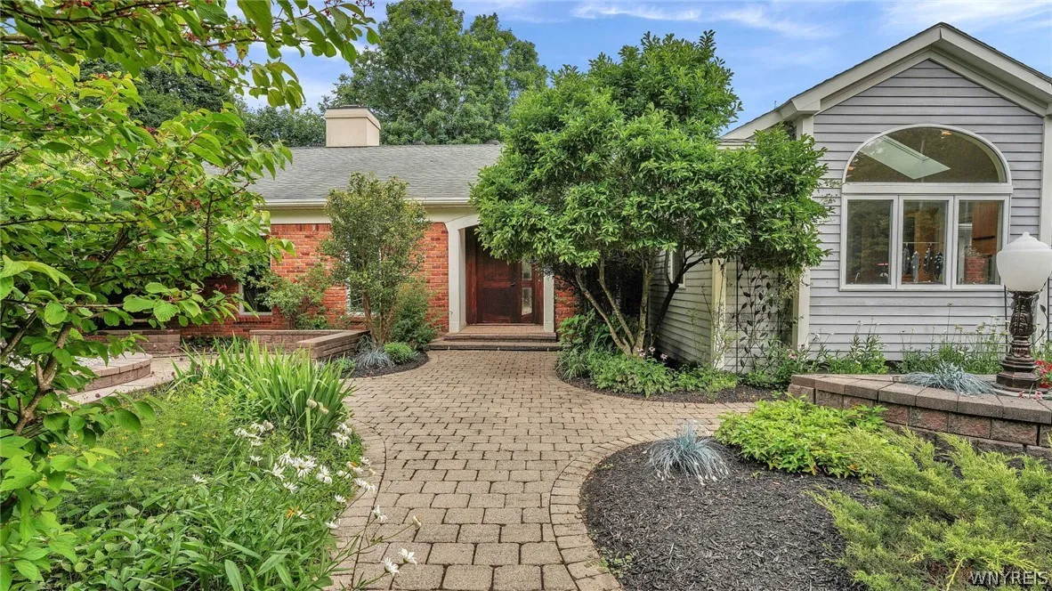 28 Highland Drive, Aurora, New York 14052, Aurora, New York 14052, 5 Bedrooms Bedrooms, 10 Rooms Rooms,3 BathroomsBathrooms,Residential,Closed,28 Highland Drive, Aurora, New York 14052,0,B1552266