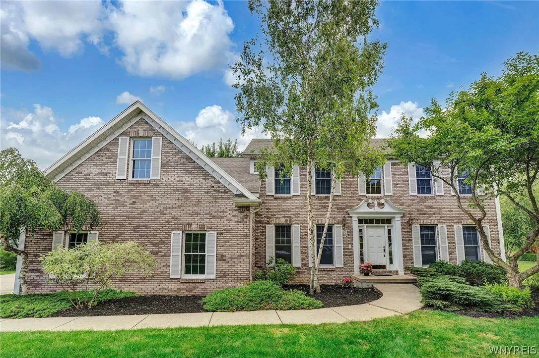 12 Lakeridge Drive, Orchard Park, New York 14127, Orchard Park, New York 14127, 4 Bedrooms Bedrooms, 9 Rooms Rooms,2 BathroomsBathrooms,Residential,Closed,12 Lakeridge Drive, Orchard Park, New York 14127,0,B1552571
