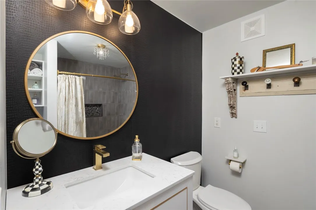 318 Bay Village Drive, Irondequoit, New York 14609, Irondequoit, New York 14609, 2 Bedrooms Bedrooms, 5 Rooms Rooms,2 BathroomsBathrooms,Residential,Closed,318 Bay Village Drive, Irondequoit, New York 14609,0,R1553036