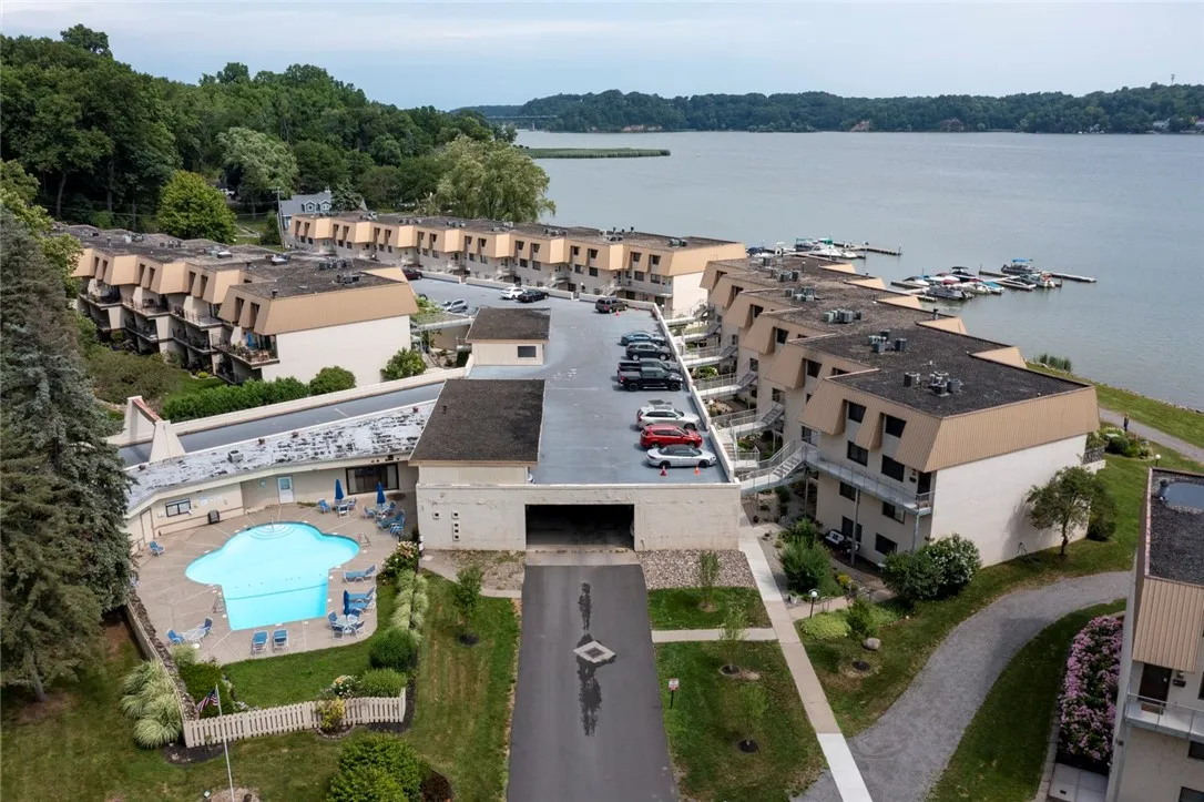 318 Bay Village Drive, Irondequoit, New York 14609, Irondequoit, New York 14609, 2 Bedrooms Bedrooms, 5 Rooms Rooms,2 BathroomsBathrooms,Residential,Closed,318 Bay Village Drive, Irondequoit, New York 14609,0,R1553036