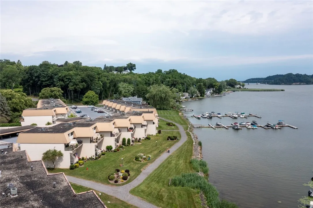 318 Bay Village Drive, Irondequoit, New York 14609, Irondequoit, New York 14609, 2 Bedrooms Bedrooms, 5 Rooms Rooms,2 BathroomsBathrooms,Residential,Closed,318 Bay Village Drive, Irondequoit, New York 14609,0,R1553036