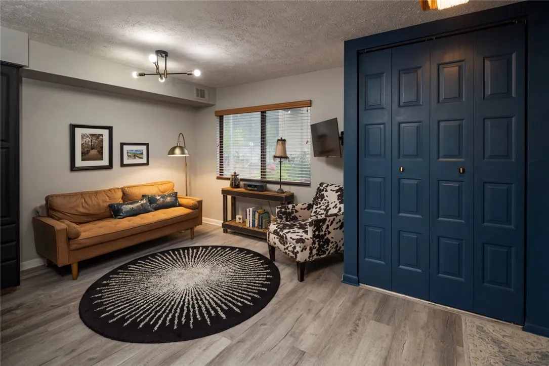 318 Bay Village Drive, Irondequoit, New York 14609, Irondequoit, New York 14609, 2 Bedrooms Bedrooms, 5 Rooms Rooms,2 BathroomsBathrooms,Residential,Closed,318 Bay Village Drive, Irondequoit, New York 14609,0,R1553036