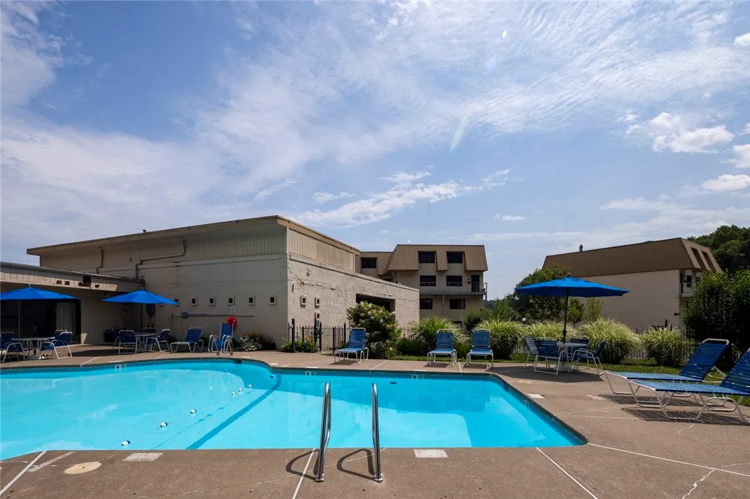 318 Bay Village Drive, Irondequoit, New York 14609, Irondequoit, New York 14609, 2 Bedrooms Bedrooms, 5 Rooms Rooms,2 BathroomsBathrooms,Residential,Closed,318 Bay Village Drive, Irondequoit, New York 14609,0,R1553036