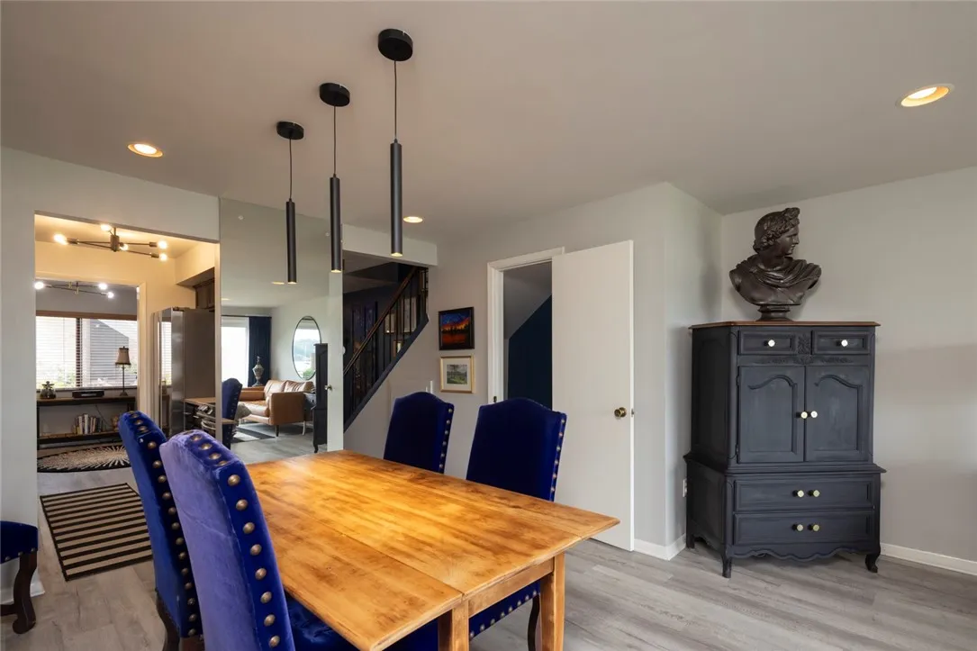 318 Bay Village Drive, Irondequoit, New York 14609, Irondequoit, New York 14609, 2 Bedrooms Bedrooms, 5 Rooms Rooms,2 BathroomsBathrooms,Residential,Closed,318 Bay Village Drive, Irondequoit, New York 14609,0,R1553036