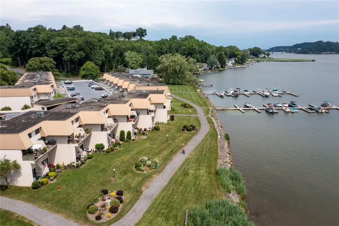 318 Bay Village Drive, Irondequoit, New York 14609, Irondequoit, New York 14609, 2 Bedrooms Bedrooms, 5 Rooms Rooms,2 BathroomsBathrooms,Residential,Closed,318 Bay Village Drive, Irondequoit, New York 14609,0,R1553036
