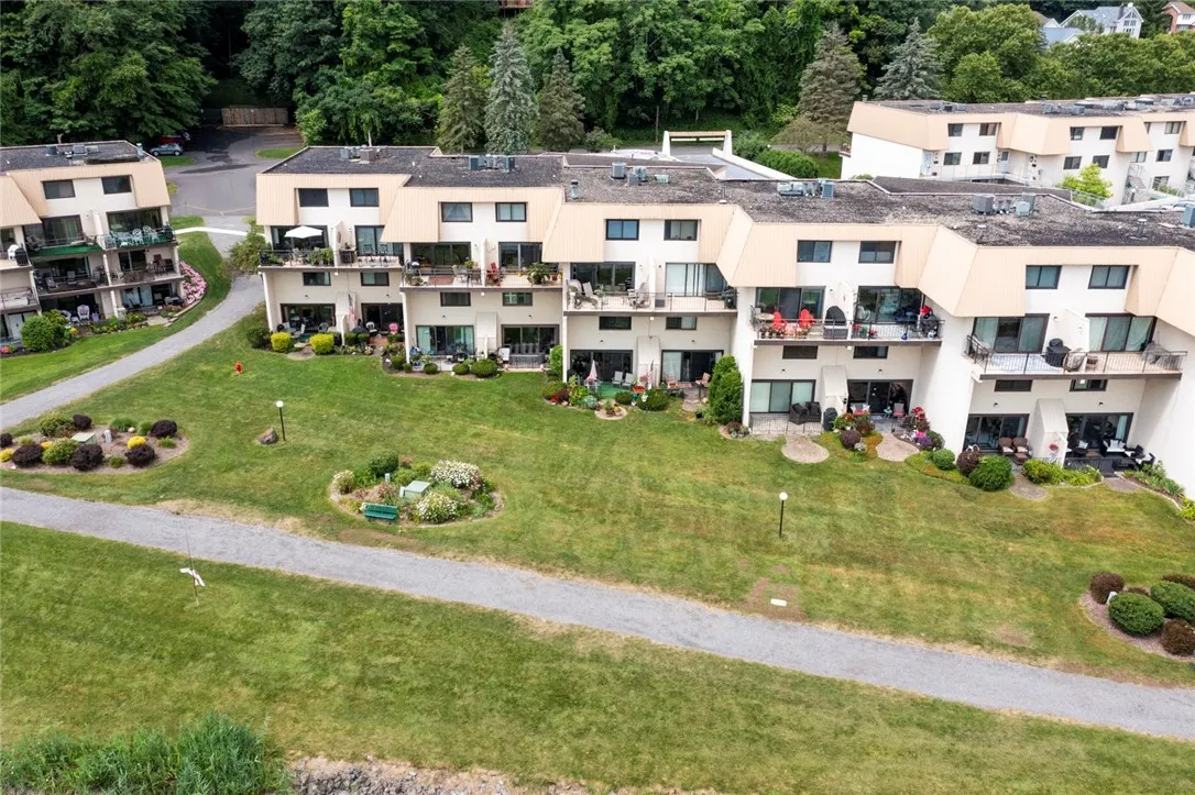 318 Bay Village Drive, Irondequoit, New York 14609, Irondequoit, New York 14609, 2 Bedrooms Bedrooms, 5 Rooms Rooms,2 BathroomsBathrooms,Residential,Closed,318 Bay Village Drive, Irondequoit, New York 14609,0,R1553036