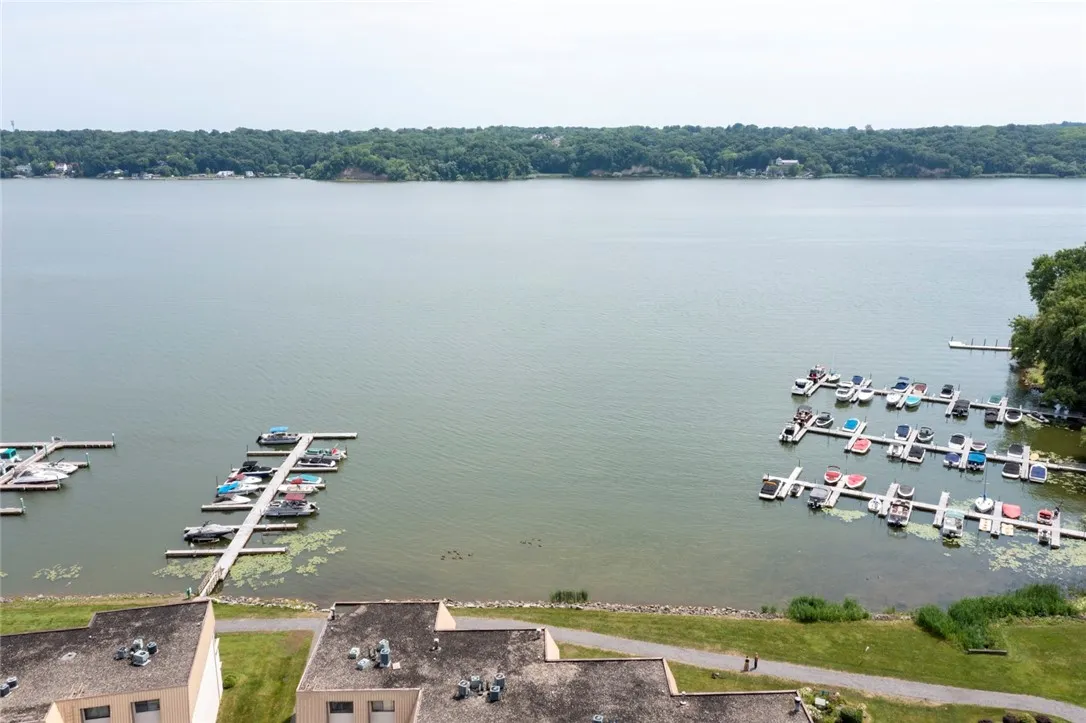 318 Bay Village Drive, Irondequoit, New York 14609, Irondequoit, New York 14609, 2 Bedrooms Bedrooms, 5 Rooms Rooms,2 BathroomsBathrooms,Residential,Closed,318 Bay Village Drive, Irondequoit, New York 14609,0,R1553036