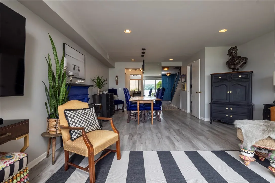 318 Bay Village Drive, Irondequoit, New York 14609, Irondequoit, New York 14609, 2 Bedrooms Bedrooms, 5 Rooms Rooms,2 BathroomsBathrooms,Residential,Closed,318 Bay Village Drive, Irondequoit, New York 14609,0,R1553036