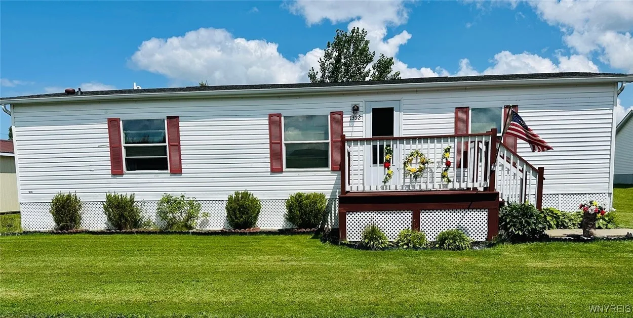 1352 Duchess Lane, Alden, New York 14004, Alden, New York 14004, 3 Bedrooms Bedrooms, 7 Rooms Rooms,2 BathroomsBathrooms,Residential,Closed,1352 Duchess Lane, Alden, New York 14004,0,B1551916