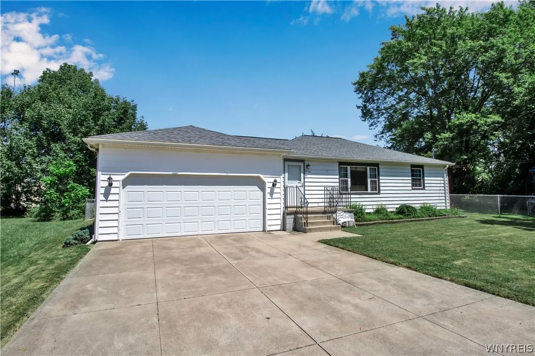 2662 Oakwood Avenue, Hamburg, New York 14075, Hamburg, New York 14075, 3 Bedrooms Bedrooms, 6 Rooms Rooms,1 BathroomBathrooms,Residential,Closed,2662 Oakwood Avenue, Hamburg, New York 14075,0,B1553539