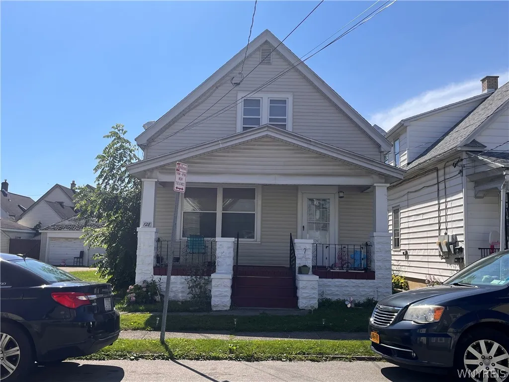 128 Weiss Street, Buffalo, New York 14206, Buffalo, New York 14206, 5 Bedrooms Bedrooms, ,2 BathroomsBathrooms,Residential,Closed,128 Weiss Street, Buffalo, New York 14206,0,B1553746