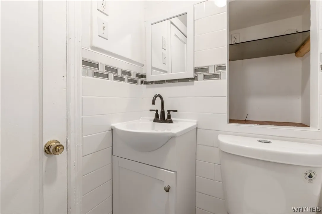 123 Kelvin Drive, Tonawanda-town, New York 14223, Tonawanda, New York 14223, 4 Bedrooms Bedrooms, 7 Rooms Rooms,2 BathroomsBathrooms,Residential,Closed,123 Kelvin Drive, Tonawanda-town, New York 14223,0,B1553705